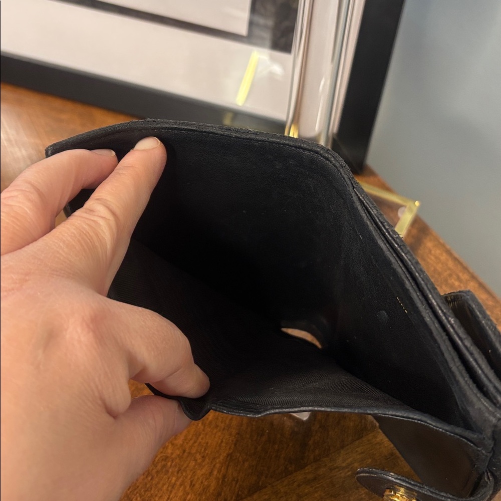 CHANEL DOUBLE SNAP CC Black Quilted lambskin wallet - Picture 11 of 16